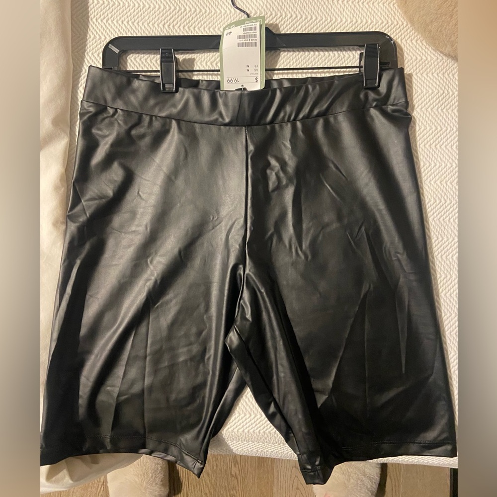 H&M leather style biker short